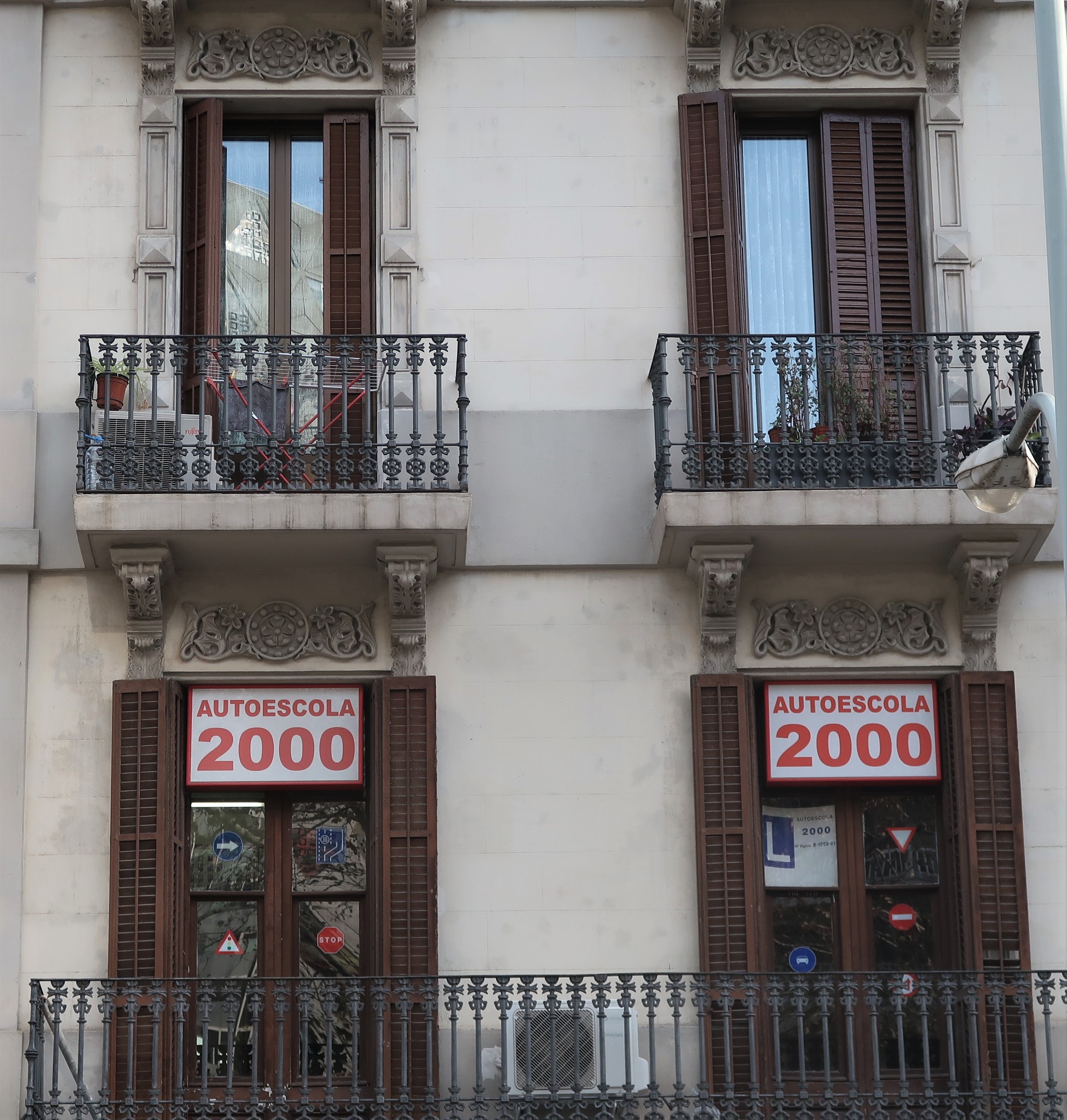 Motor School, Ronda de San Antoni, Barcelona